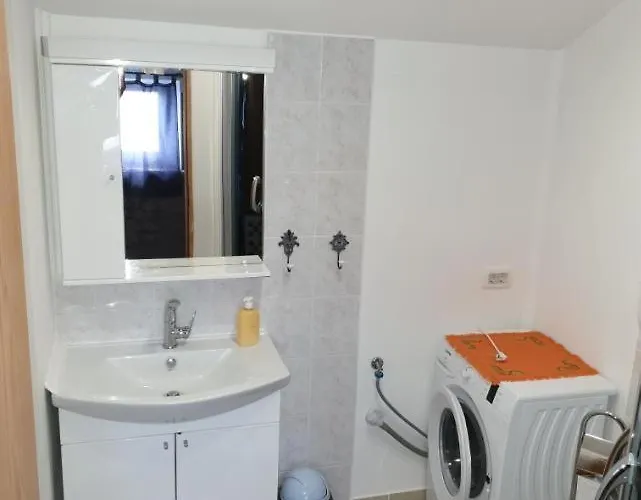 아파트 Penthouse *