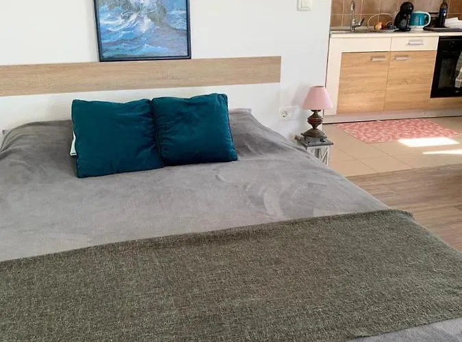 아파트 Penthouse *